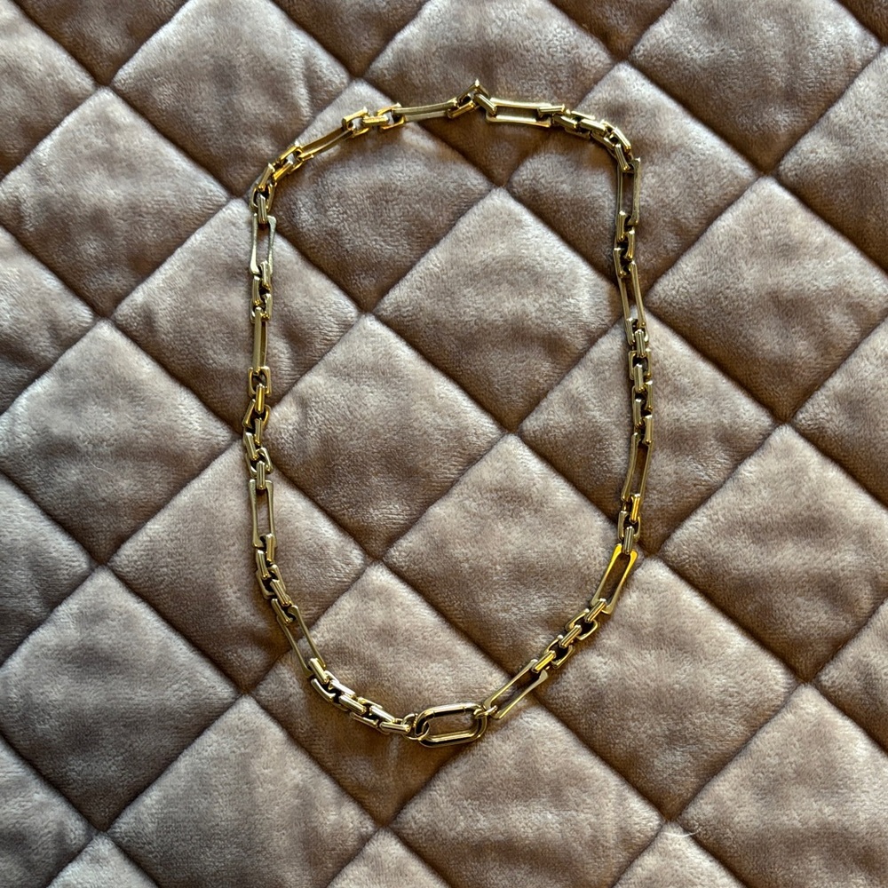 Elegant Gold Chain Necklace